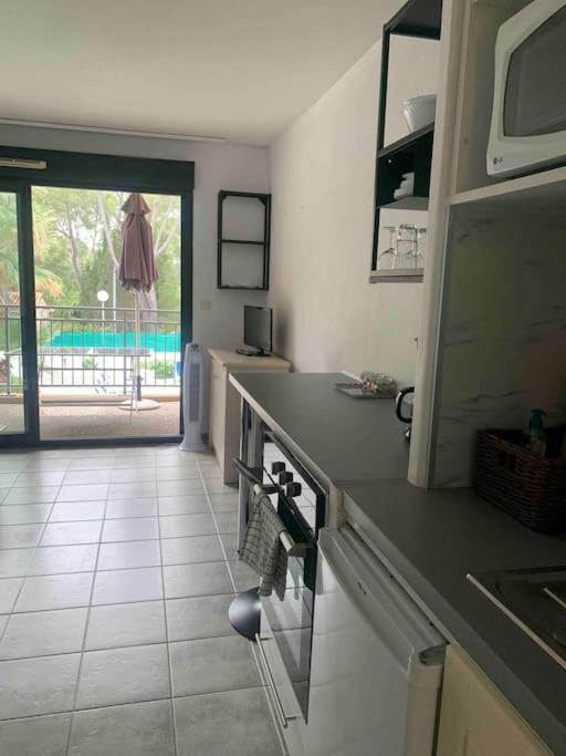 Les Appartements de La Marina Sanary-sur-Mer Extérieur photo